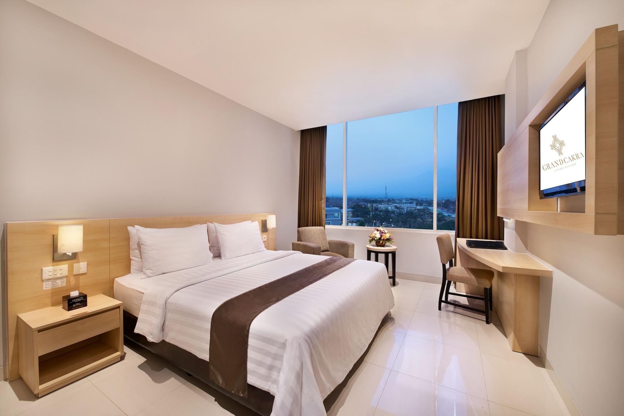 Grand Cakra Hotel Malang Exteriör bild