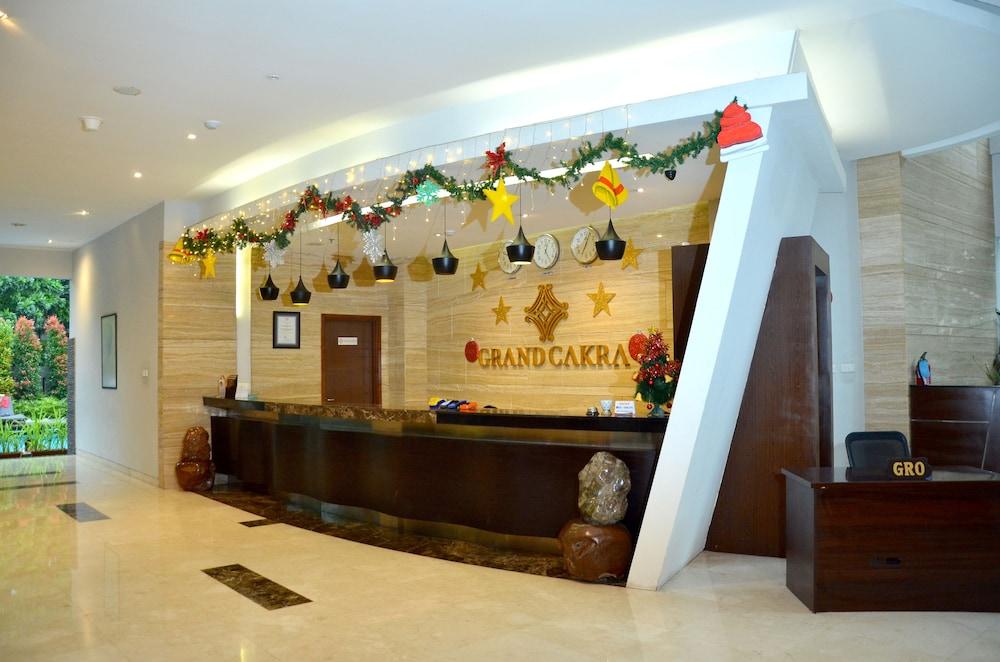 Grand Cakra Hotel Malang Exteriör bild