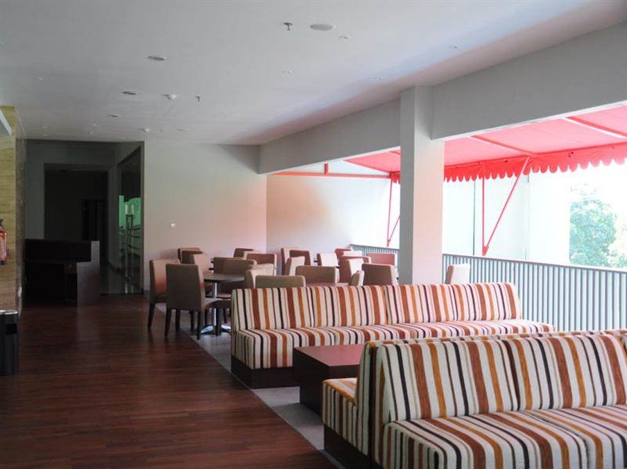 Grand Cakra Hotel Malang Exteriör bild