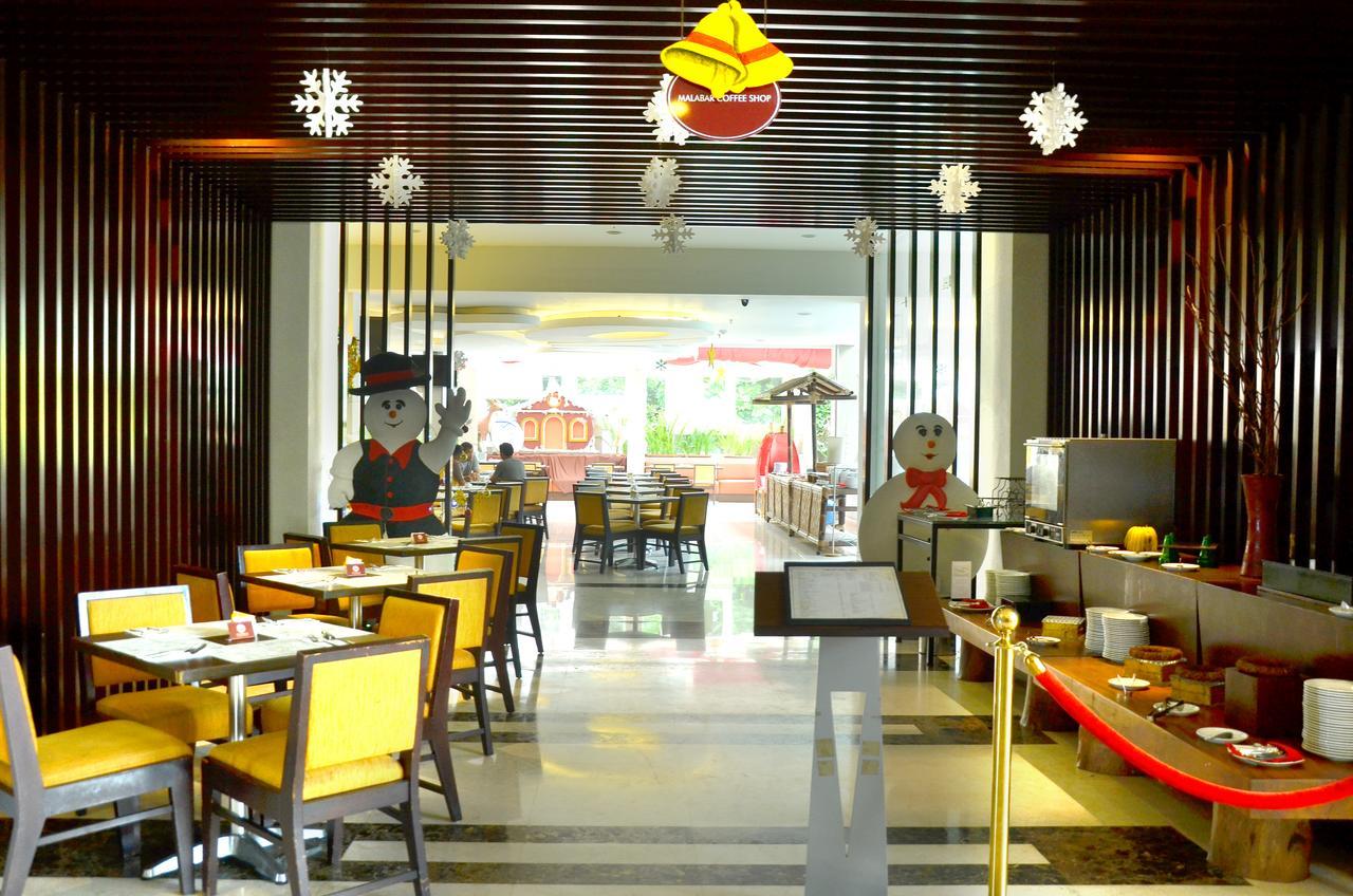 Grand Cakra Hotel Malang Exteriör bild